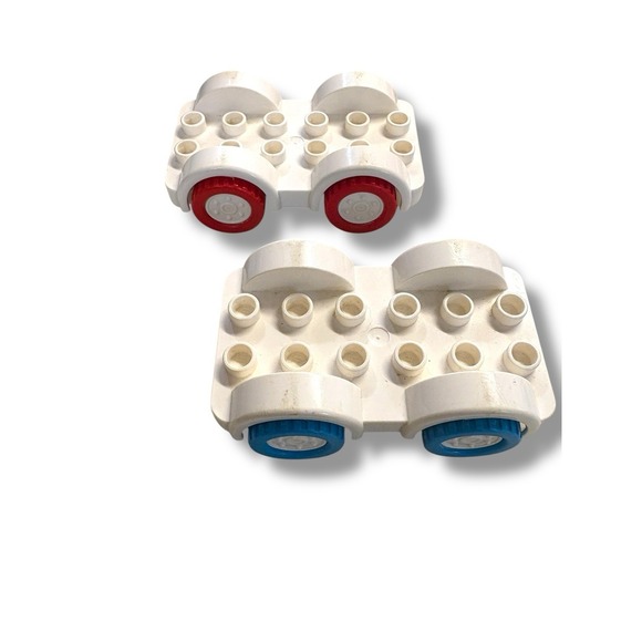 LEGO - Lot Of 2 Duplo Car Bases 2x6 w/ fenders White With Blue & Red Wheels - Picture 1 of 3